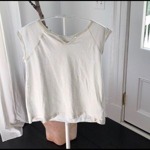 Cream colored Roxy Girl tee-shirt 🏄🏼‍♀️